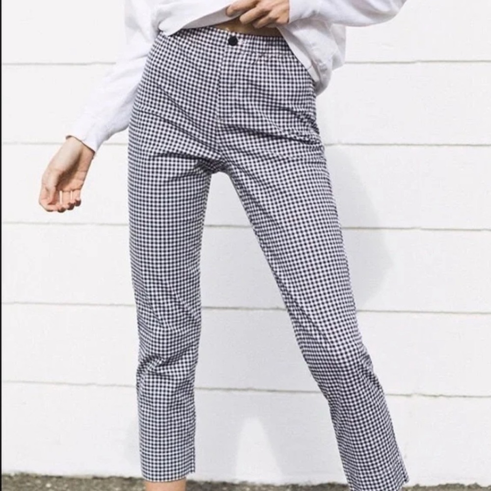 Brandy Melville Navy and White Checkered Pants